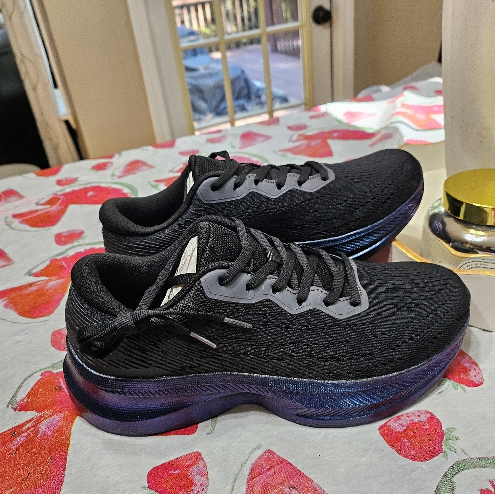 Journee Black Women's Running Shoes Size 10